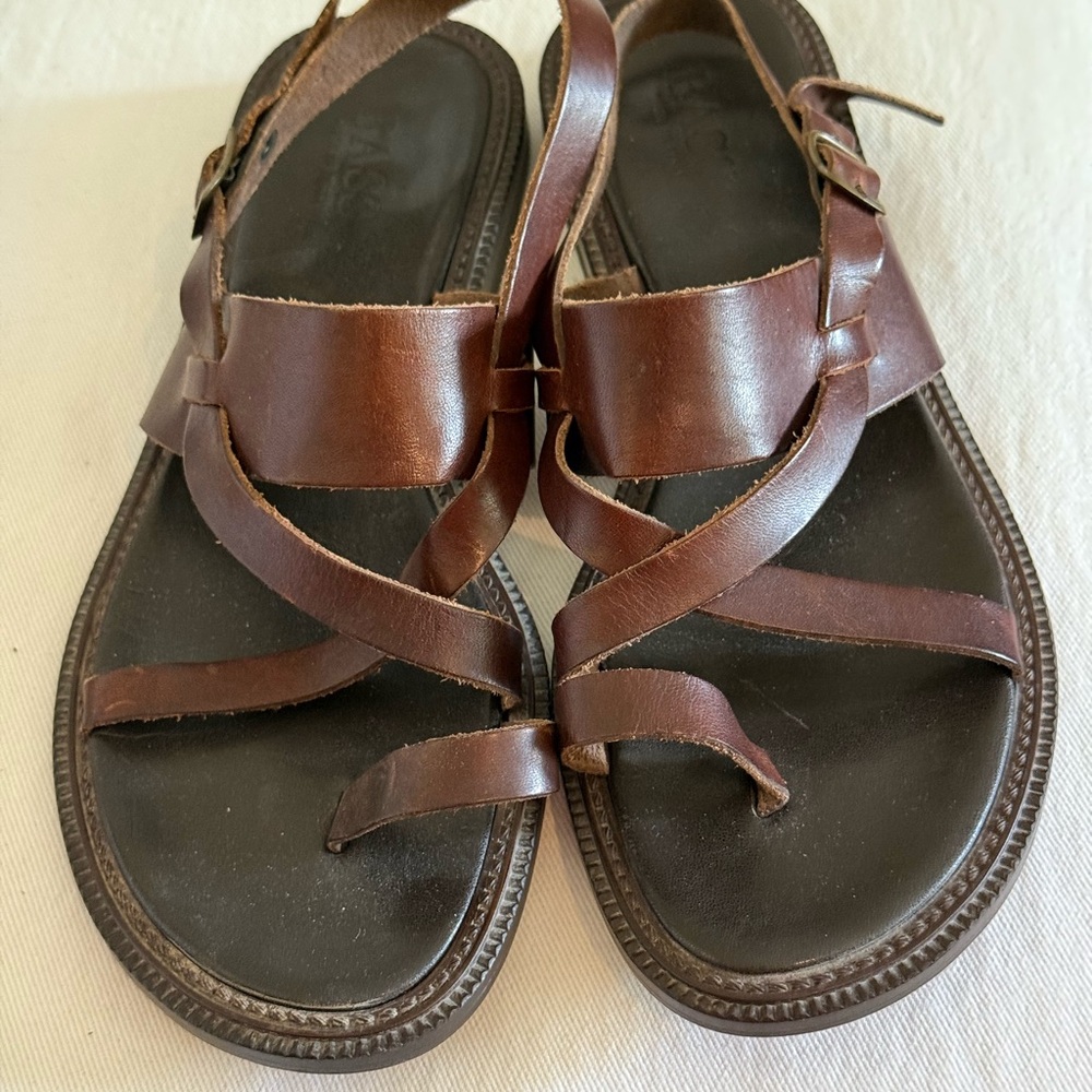GH Bass brown leather sandals 9